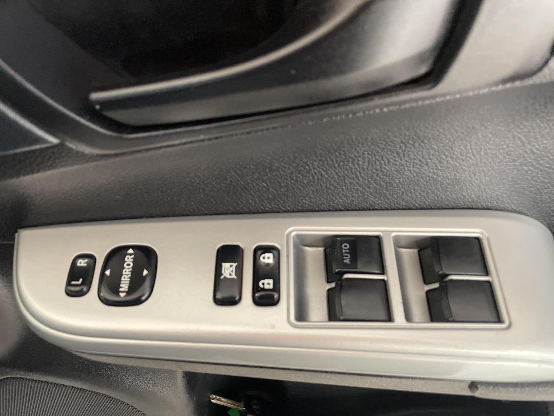 Photo '23' of Toyota Camry