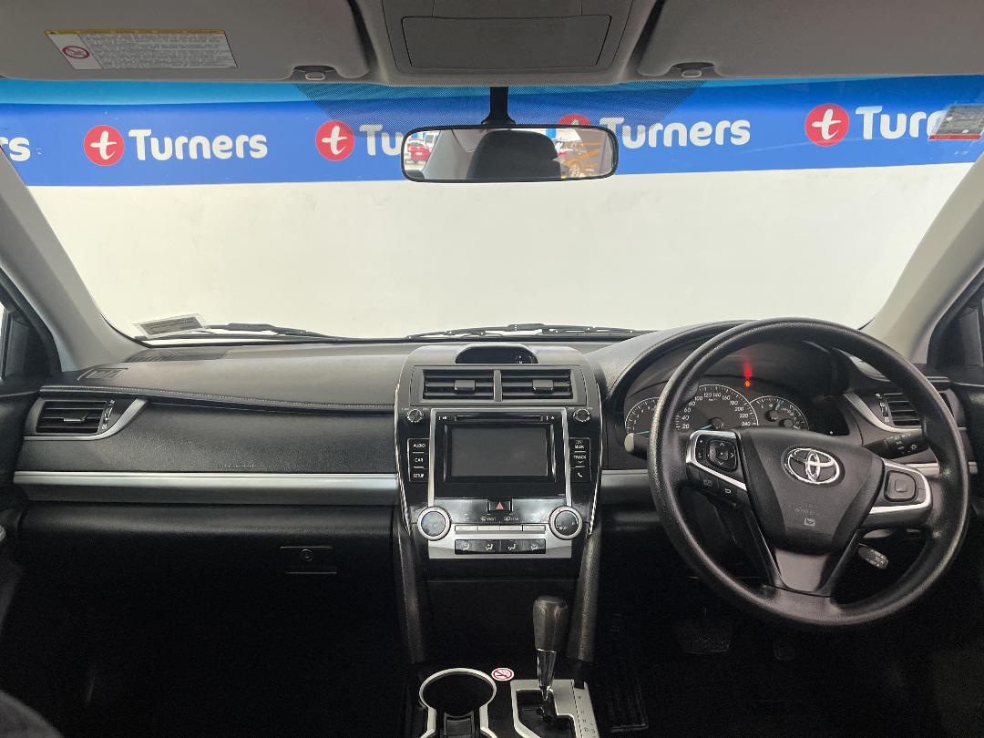 Photo '17' of Toyota Camry