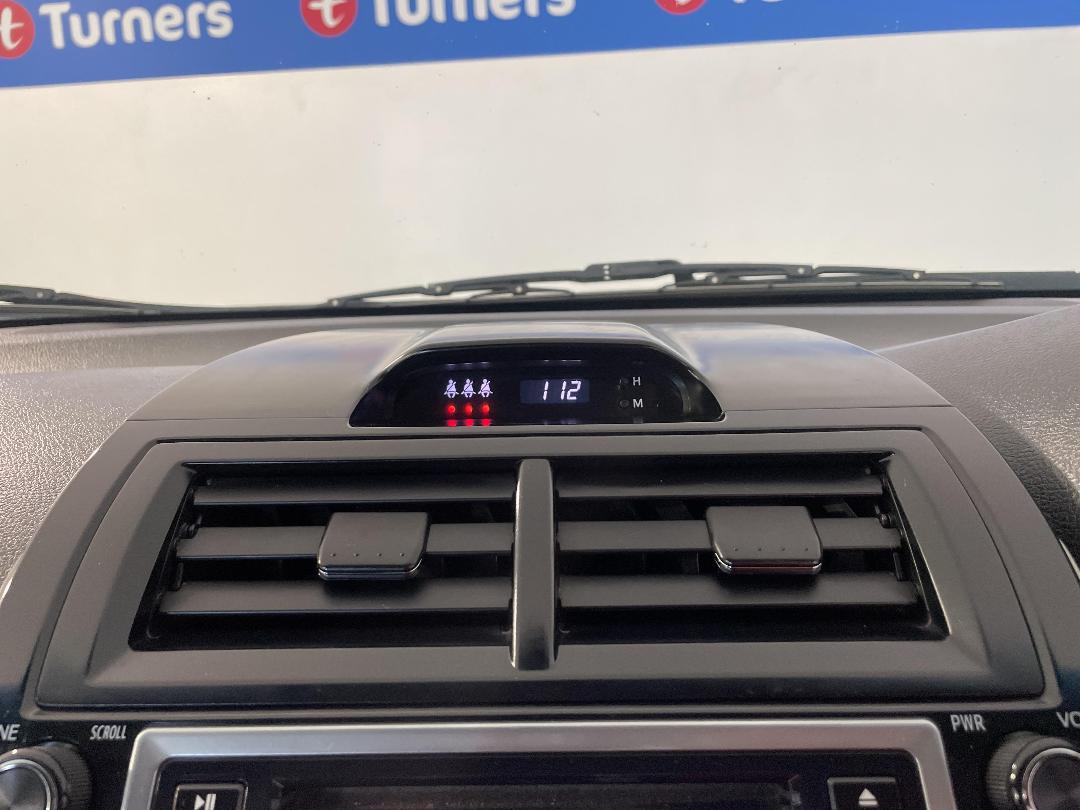 Photo '28' of Toyota Camry