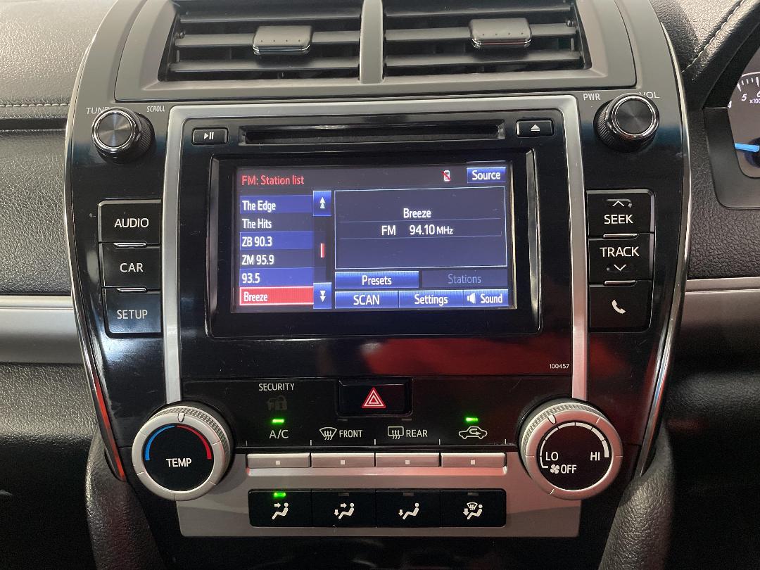 Photo '29' of Toyota Camry