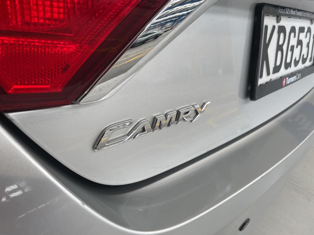 Photo '34' of Toyota Camry