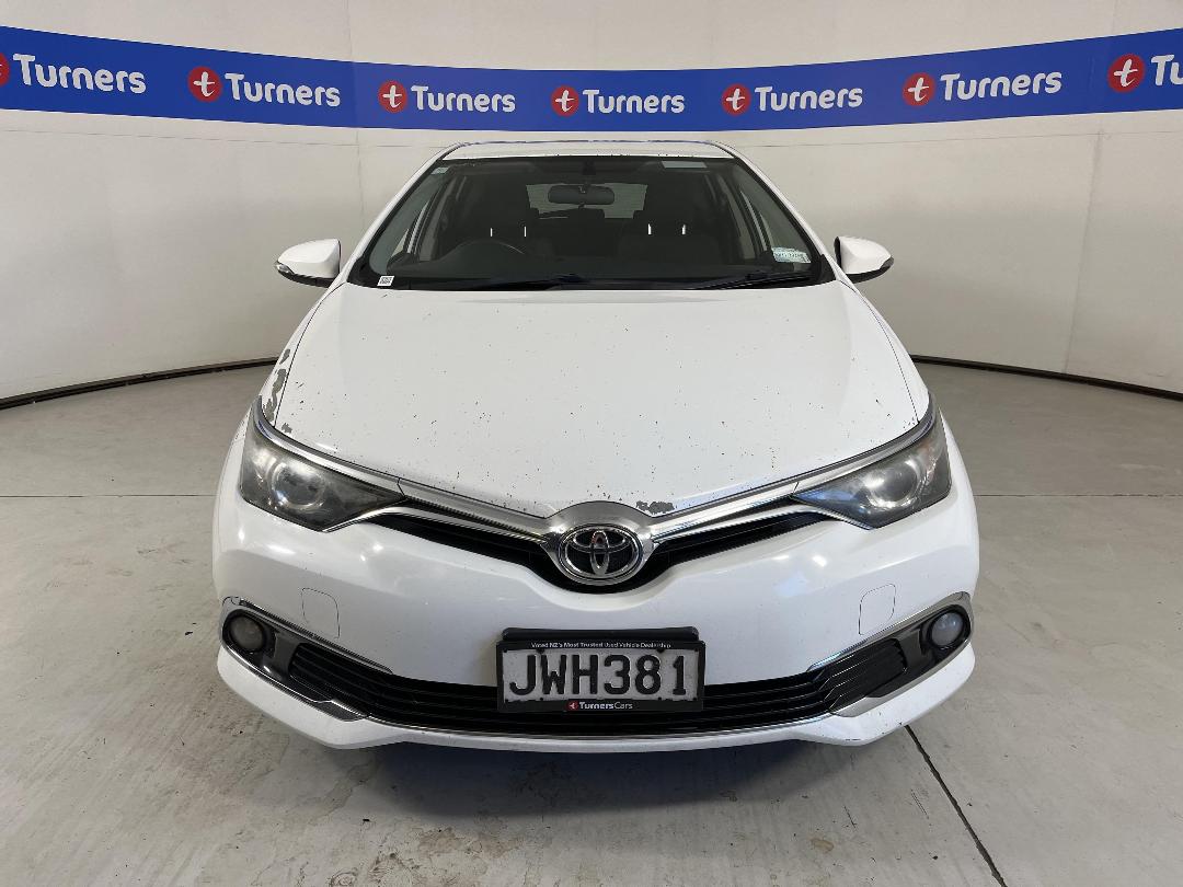 Photo '2' of Toyota Corolla Photo '2' of Toyota Corolla