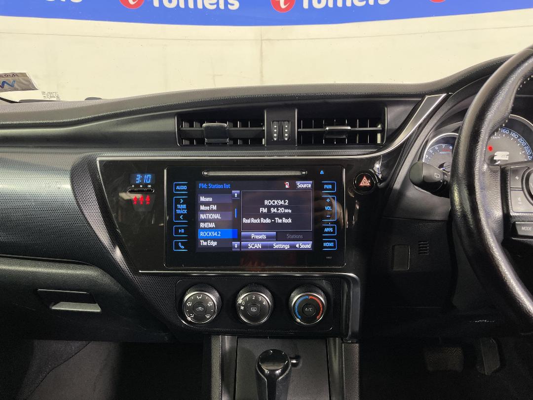 Photo '18' of Toyota Corolla Photo '18' of Toyota Corolla