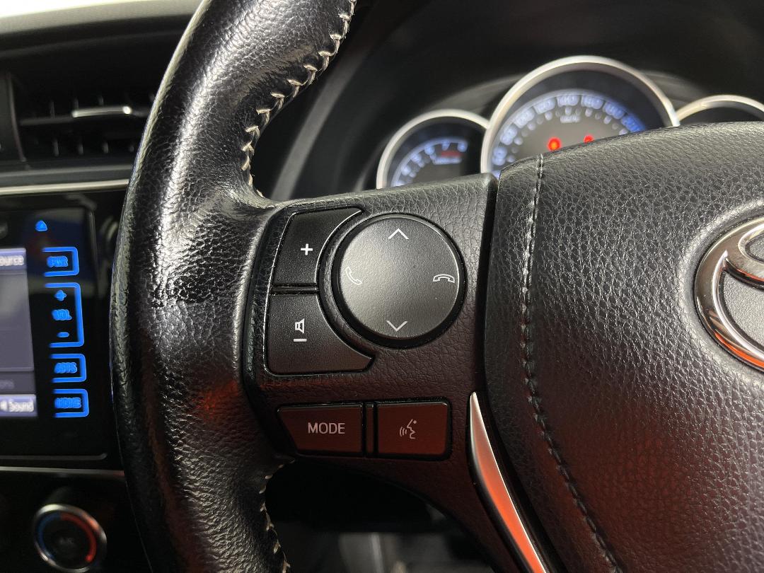 Photo '24' of Toyota Corolla Photo '24' of Toyota Corolla