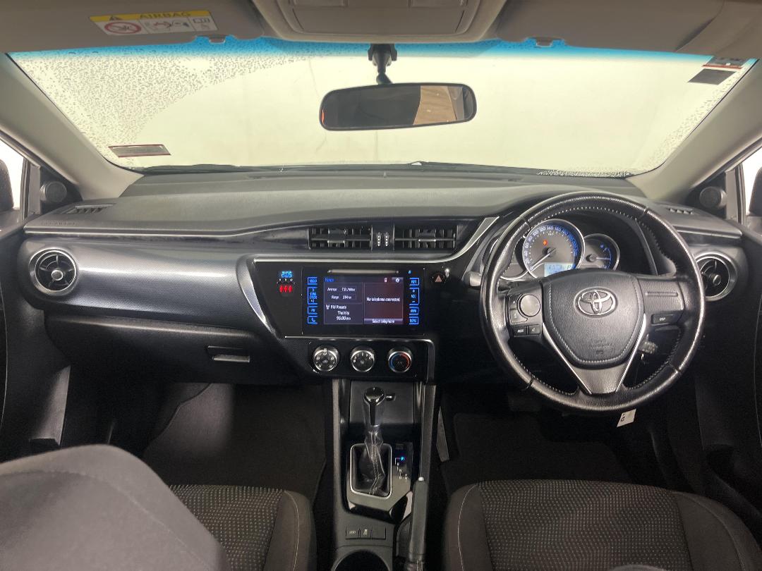 Photo '17' of Toyota Corolla Photo '17' of Toyota Corolla