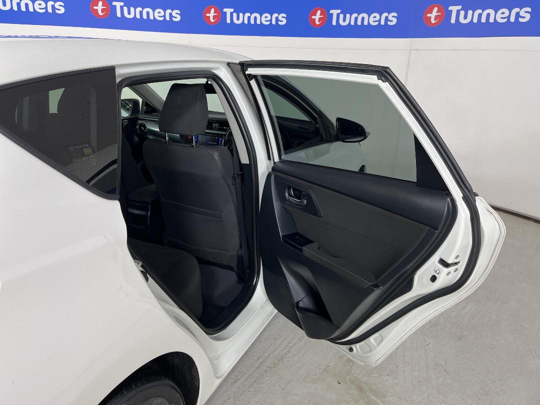 Photo '19' of Toyota Corolla Photo '19' of Toyota Corolla