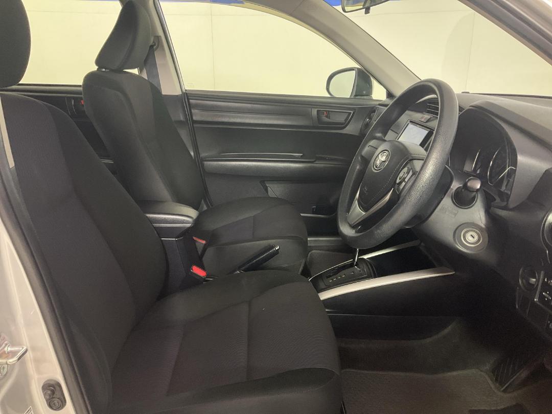 Photo '16' of Toyota Corolla Photo '16' of Toyota Corolla