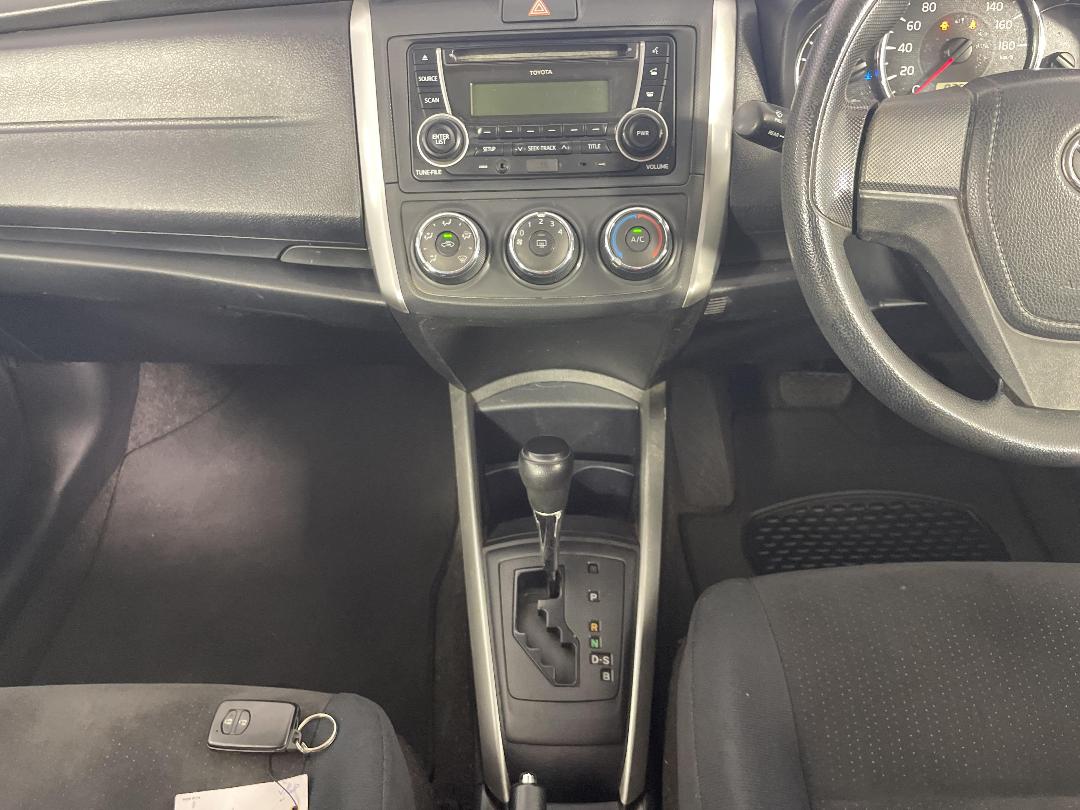 Photo '18' of Toyota Corolla