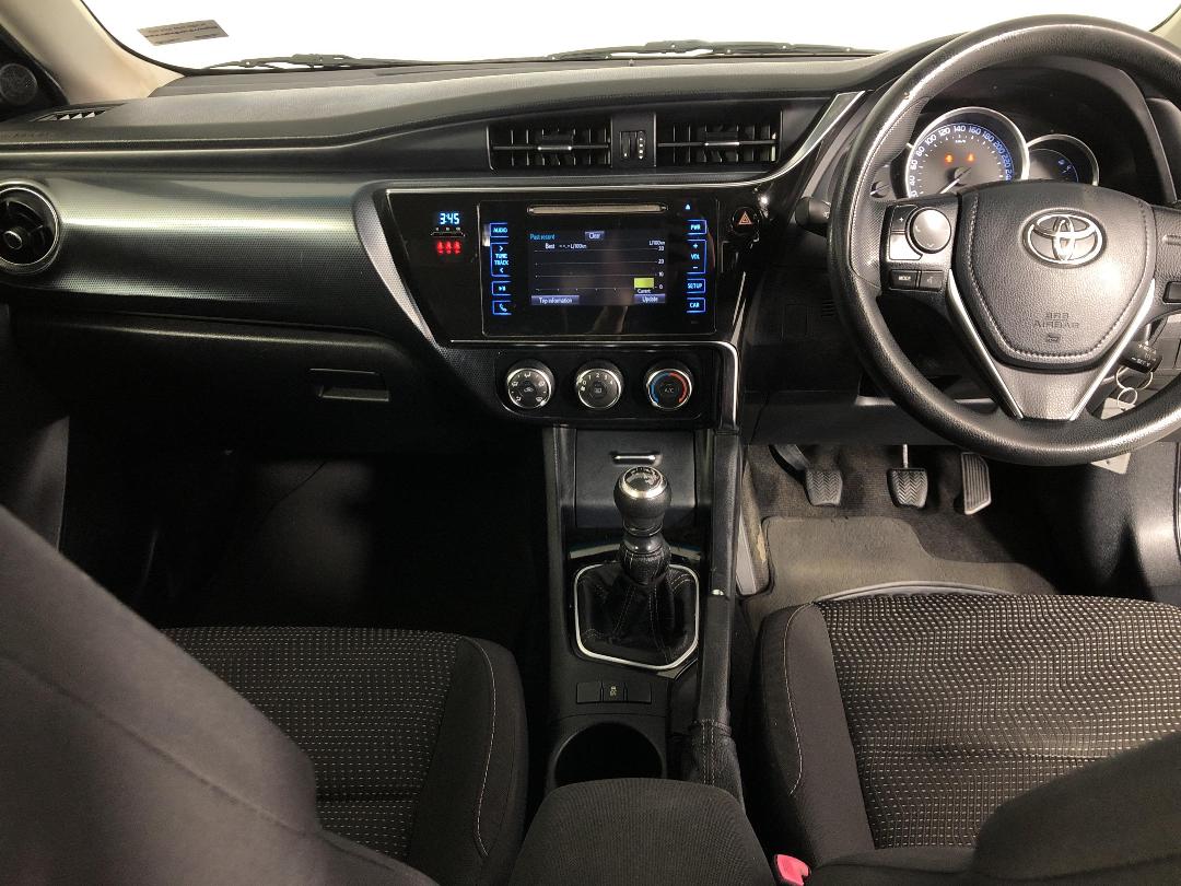 Photo '17' of Toyota Corolla Photo '17' of Toyota Corolla