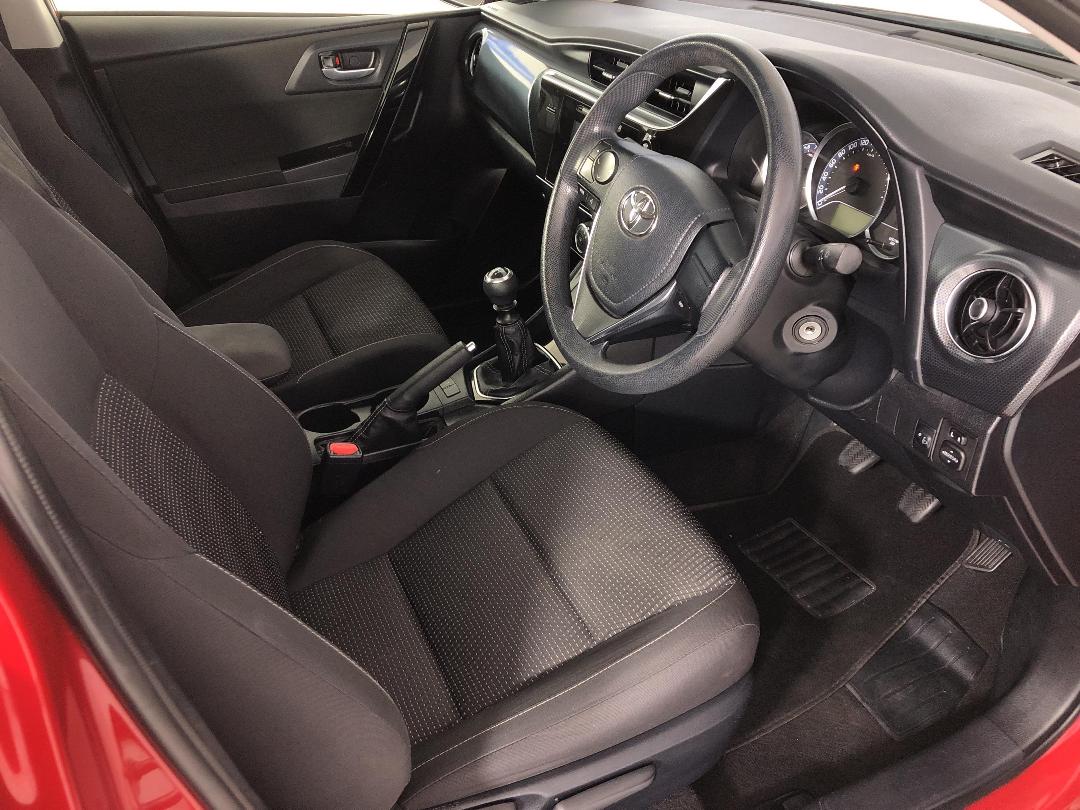 Photo '16' of Toyota Corolla