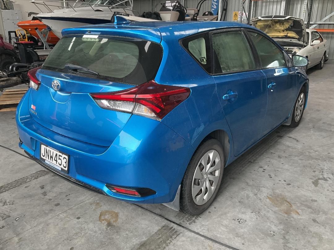 Photo '4' of Toyota Corolla GX Photo '4' of Toyota Corolla GX