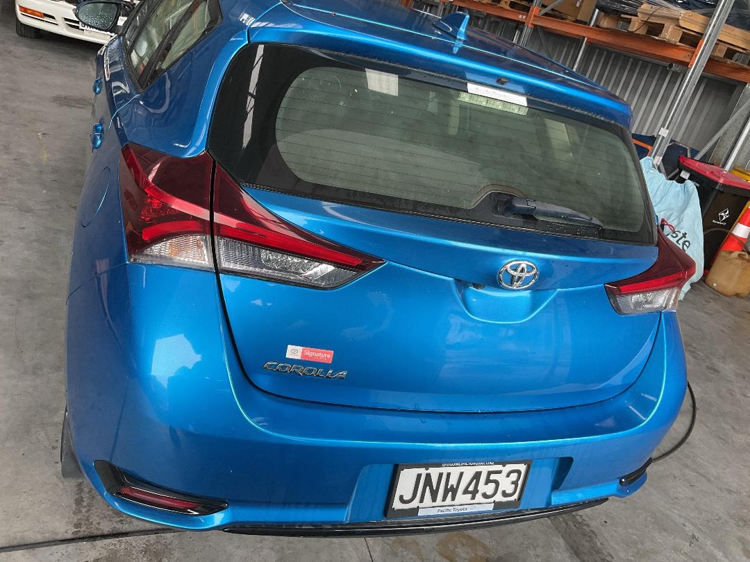 Photo '8' of Toyota Corolla GX Photo '8' of Toyota Corolla GX