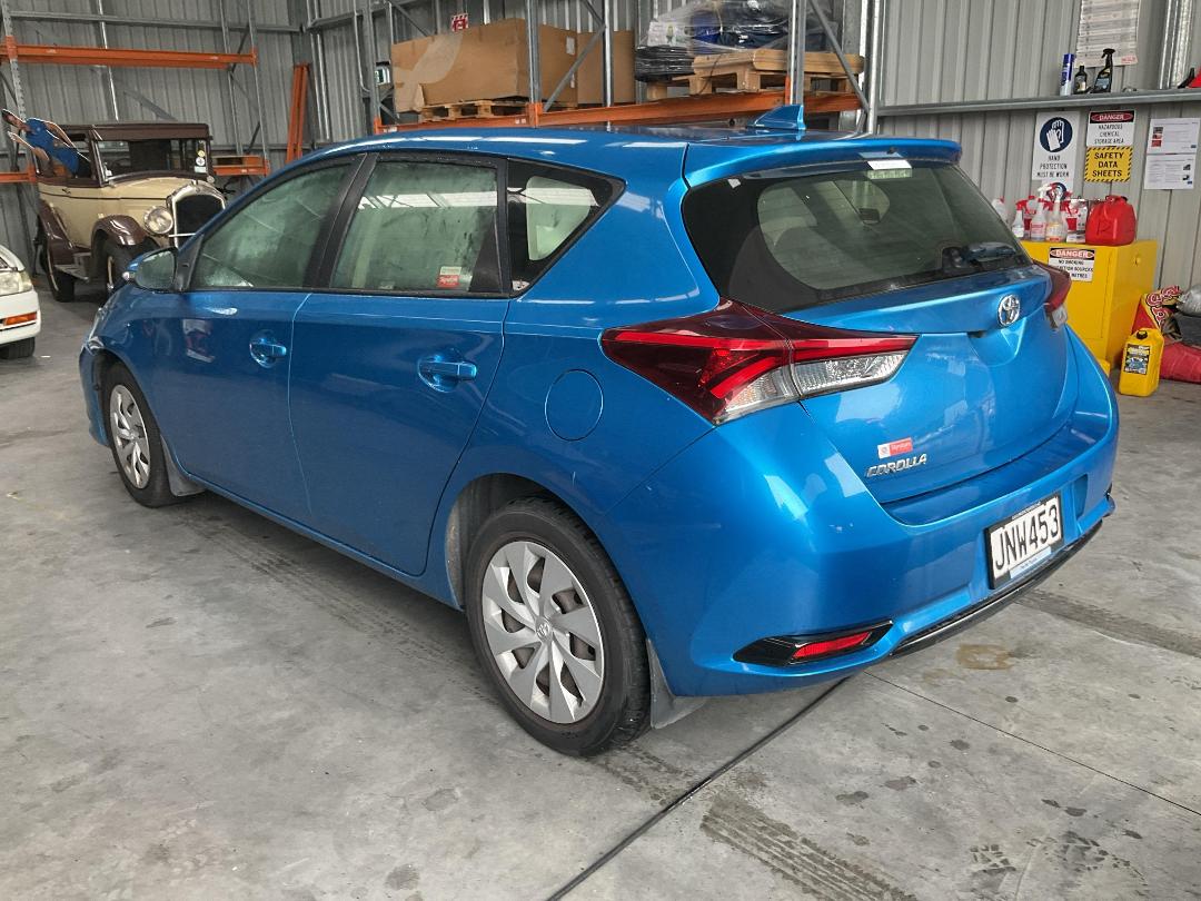 Photo '3' of Toyota Corolla GX Photo '3' of Toyota Corolla GX