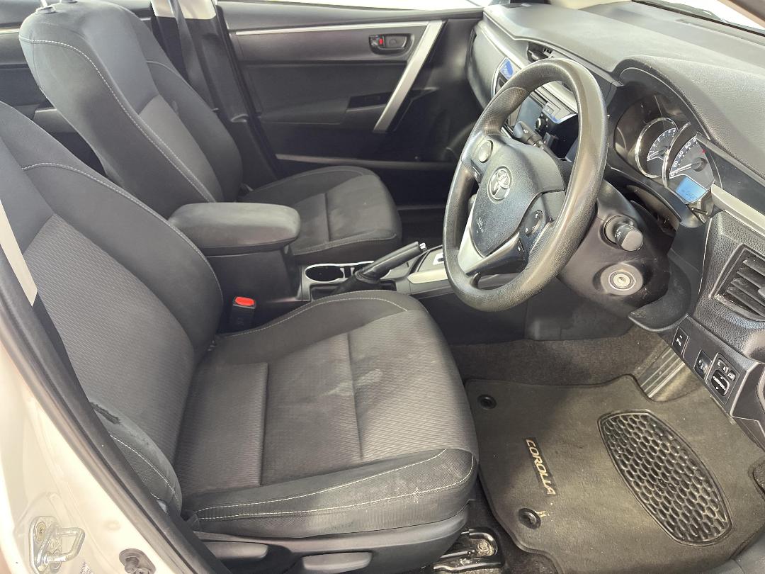 Photo '16' of Toyota Corolla