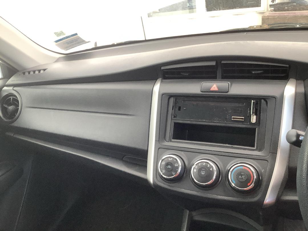 Photo '17' of Toyota Corolla Fielder Photo '17' of Toyota Corolla Fielder