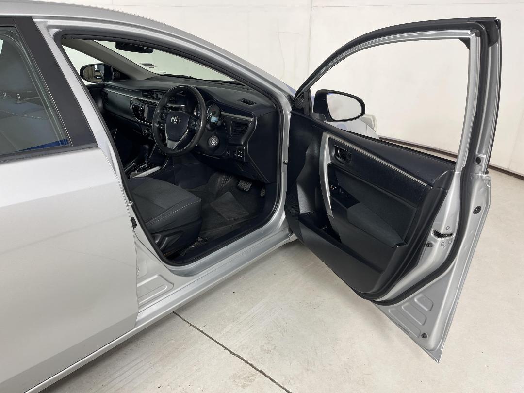 Photo '15' of Toyota Corolla Photo '15' of Toyota Corolla