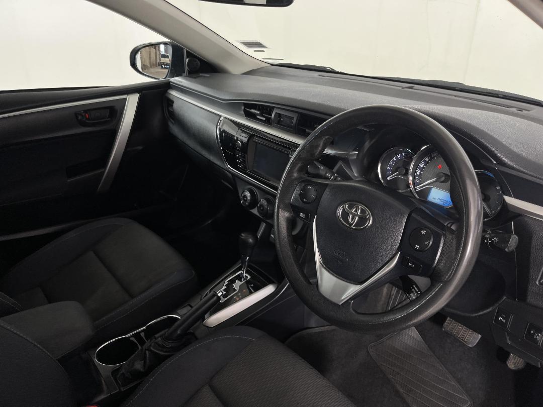 Photo '16' of Toyota Corolla Photo '16' of Toyota Corolla