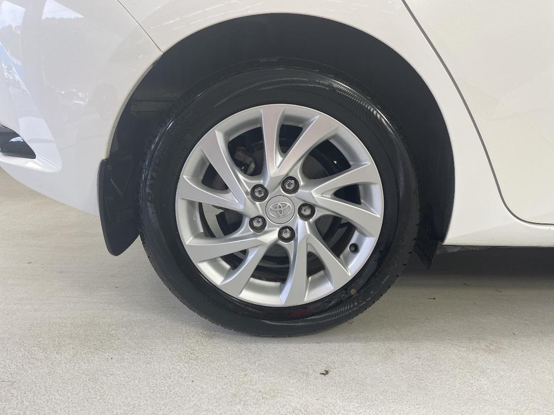 Photo '12' of Toyota Corolla