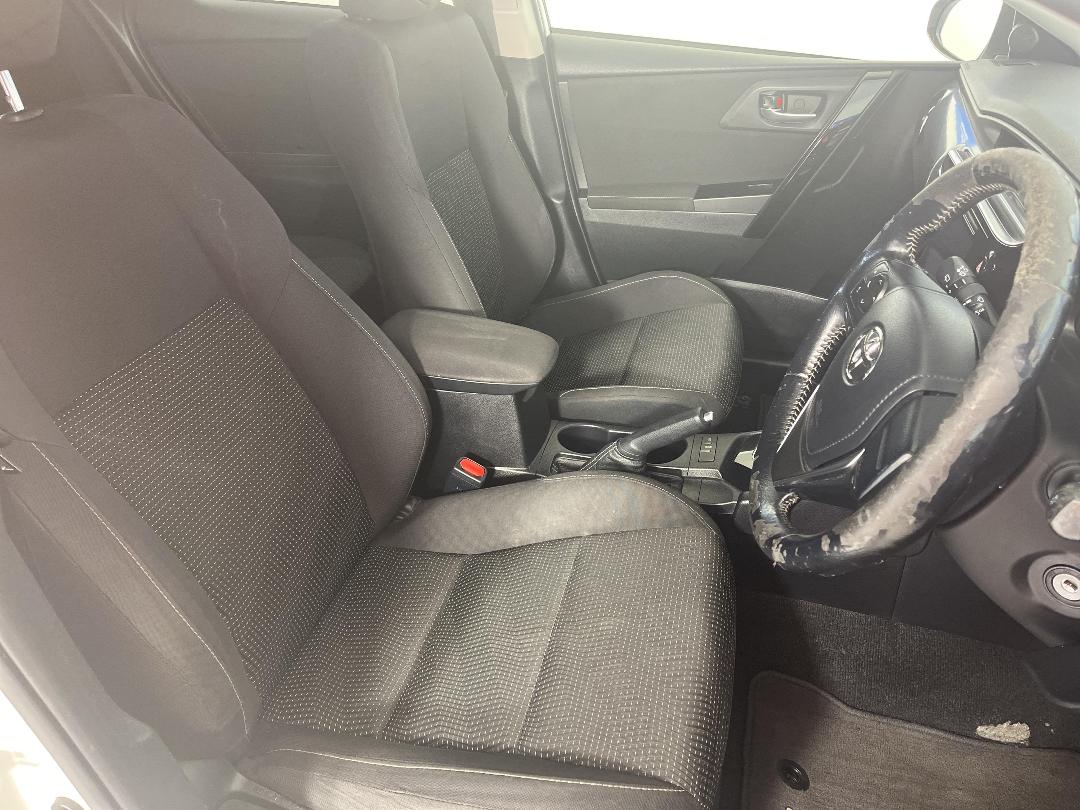 Photo '16' of Toyota Corolla