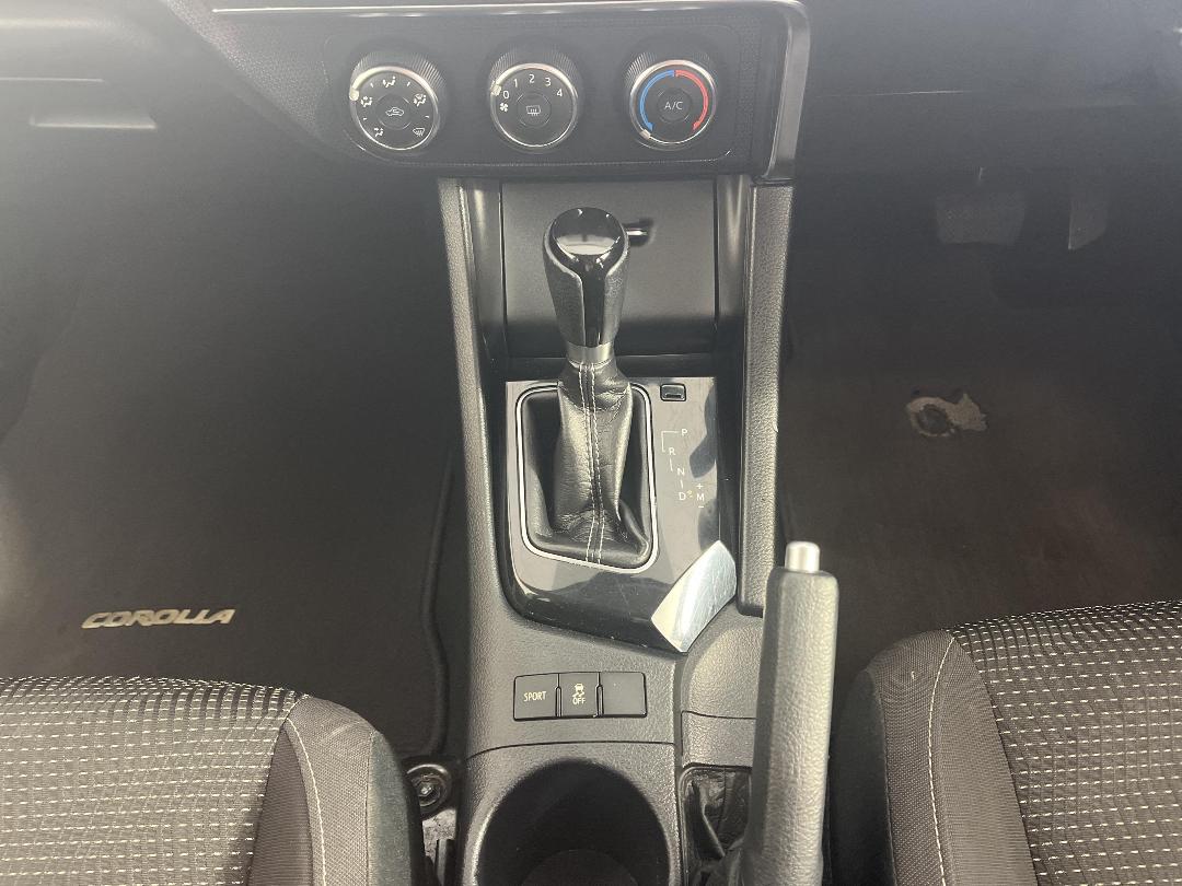 Photo '18' of Toyota Corolla