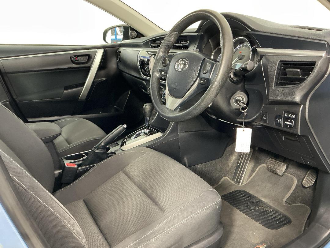 Photo '16' of Toyota Corolla Photo '16' of Toyota Corolla