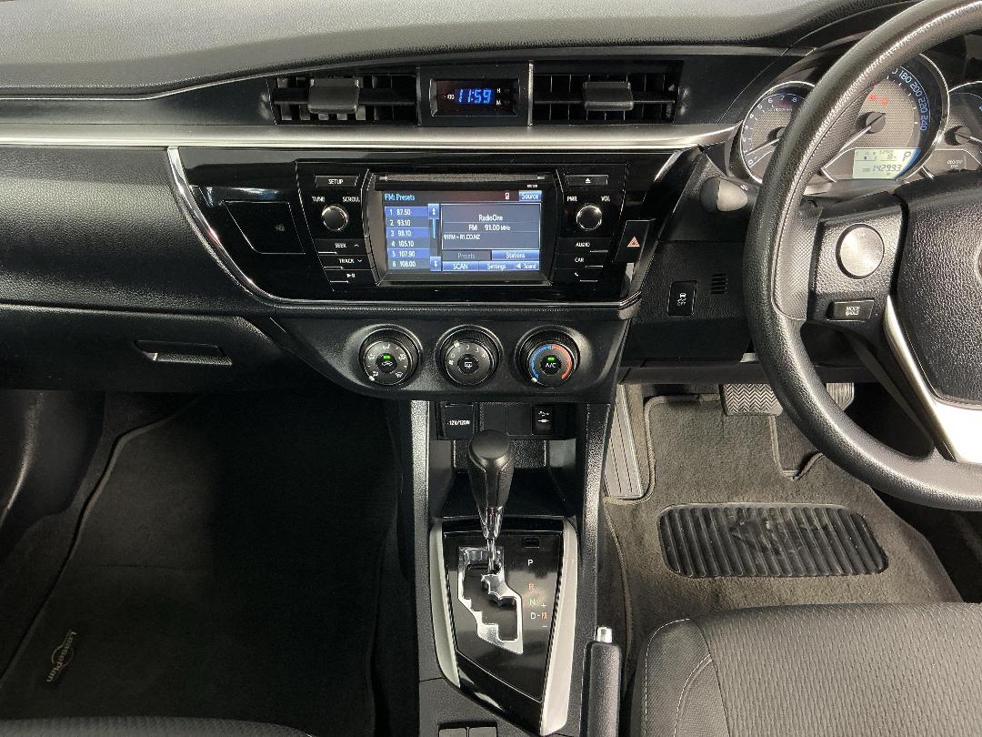 Photo '18' of Toyota Corolla Photo '18' of Toyota Corolla