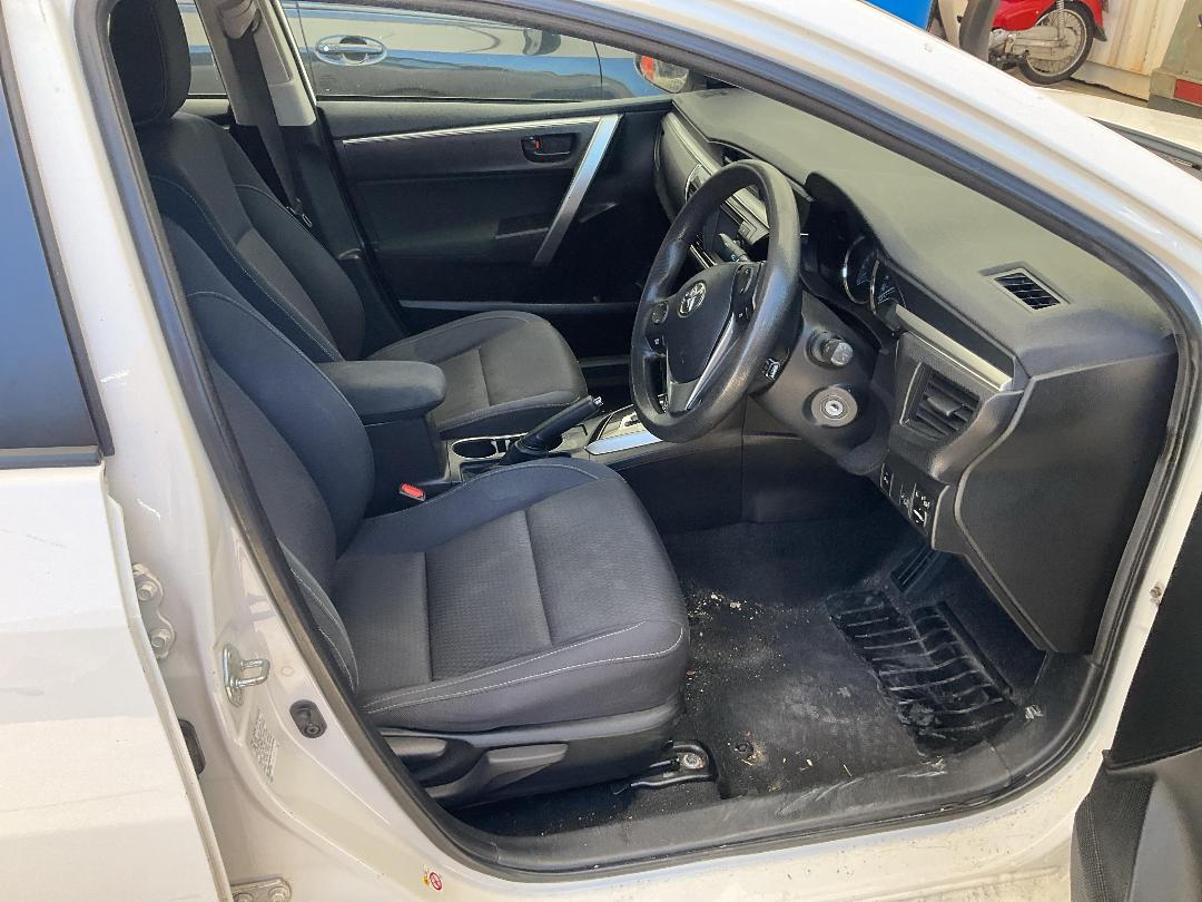 Photo '10' of Toyota Corolla GX Photo '10' of Toyota Corolla GX