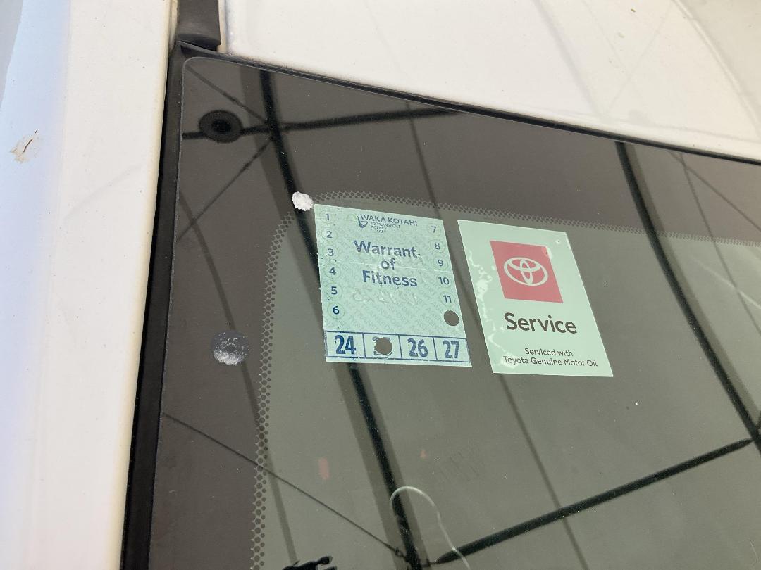 Photo '13' of Toyota Corolla GX Photo '13' of Toyota Corolla GX