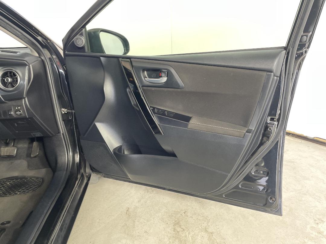 Photo '15' of Toyota Corolla Photo '15' of Toyota Corolla