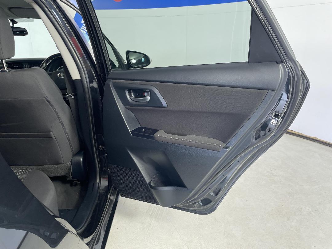 Photo '19' of Toyota Corolla Photo '19' of Toyota Corolla