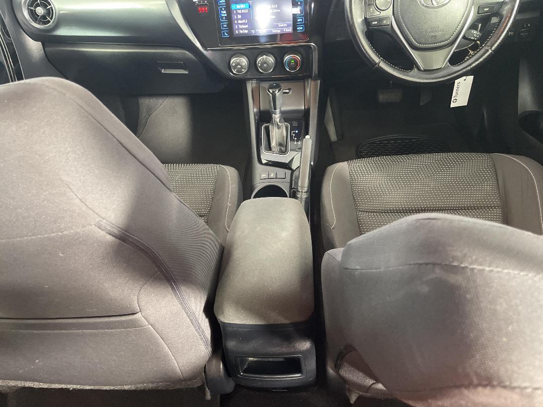 Photo '18' of Toyota Corolla Photo '18' of Toyota Corolla