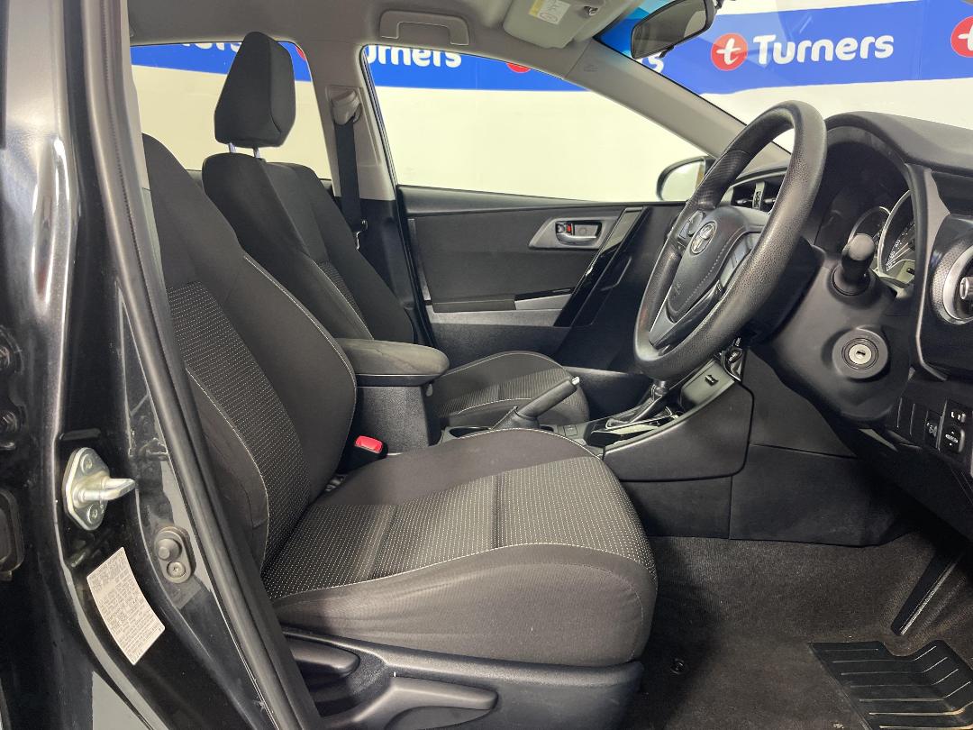 Photo '16' of Toyota Corolla