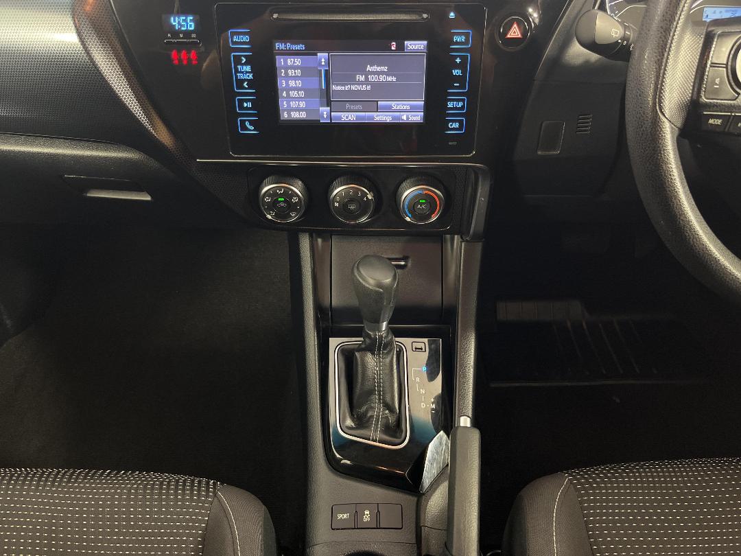 Photo '18' of Toyota Corolla