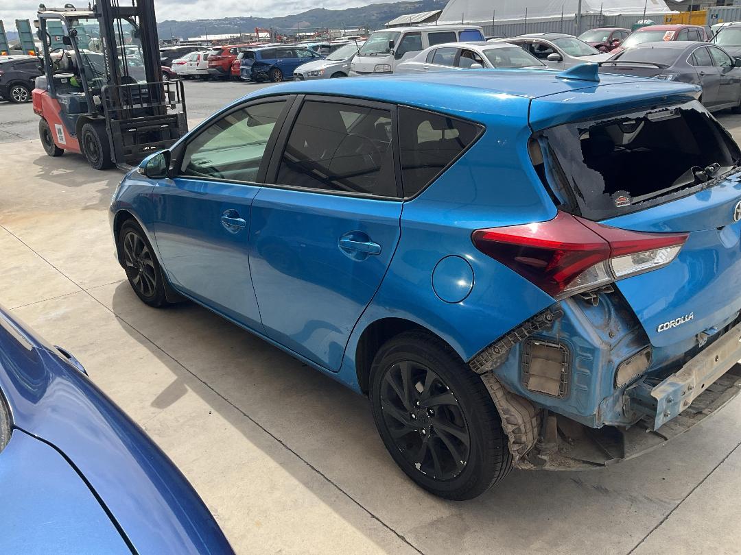 Photo '3' of Toyota Corolla GLX