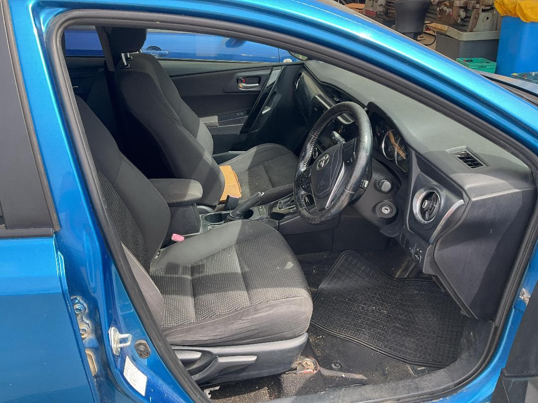 Photo '9' of Toyota Corolla GLX