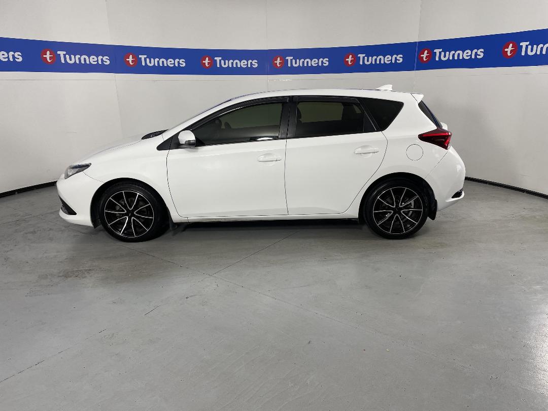 Photo '24' of Toyota Corolla