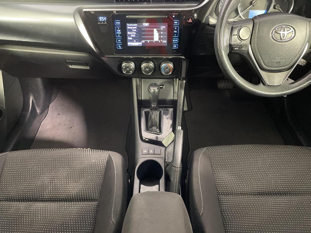 Photo '18' of Toyota Corolla