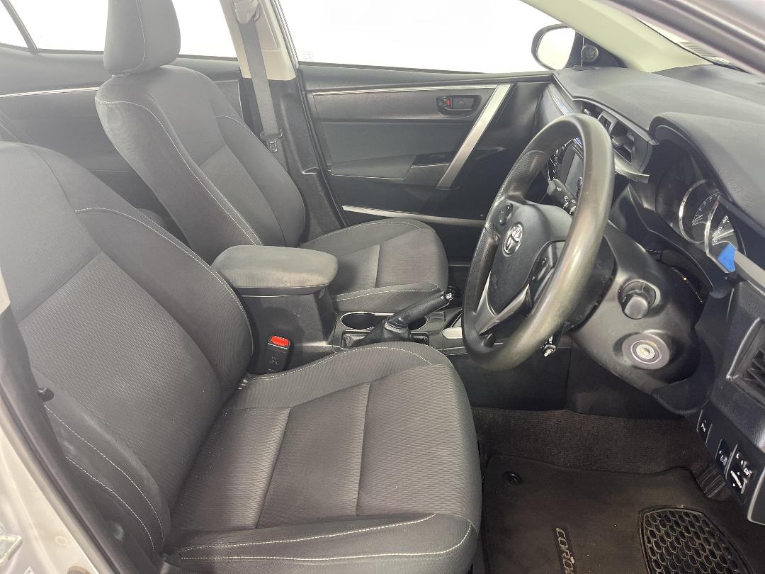 Photo '16' of Toyota Corolla