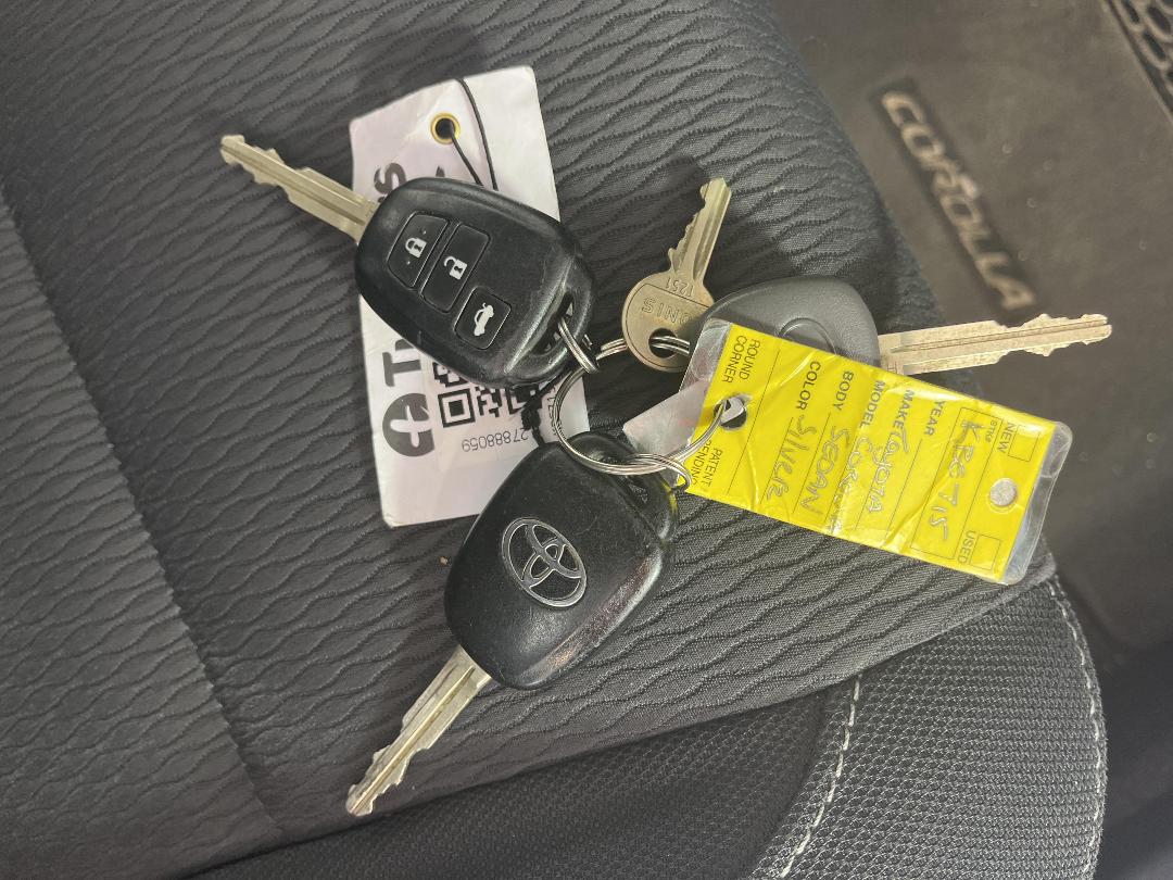 Photo '22' of Toyota Corolla