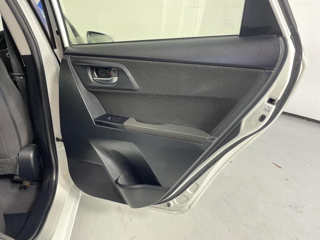 Photo '19' of Toyota Corolla