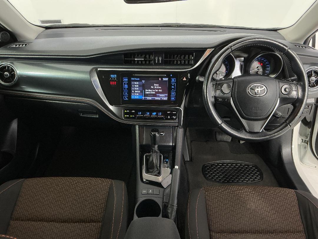 Photo '17' of Toyota Corolla