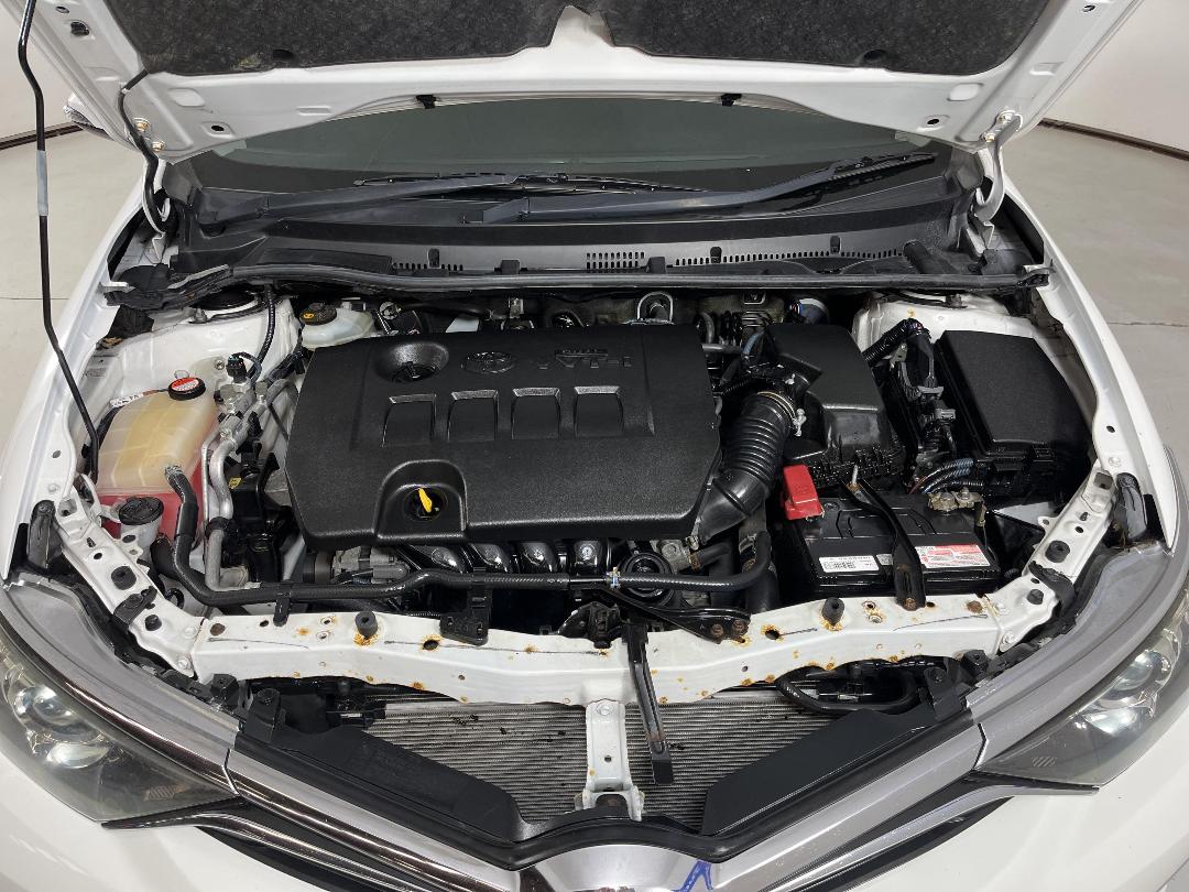 Photo '13' of Toyota Corolla