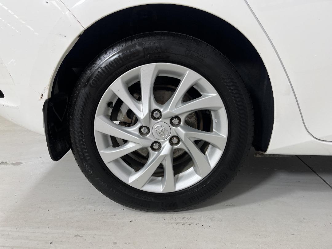 Photo '12' of Toyota Corolla