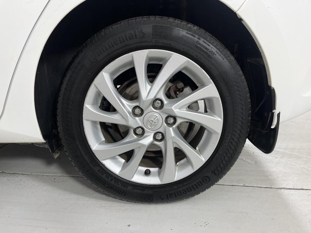 Photo '11' of Toyota Corolla