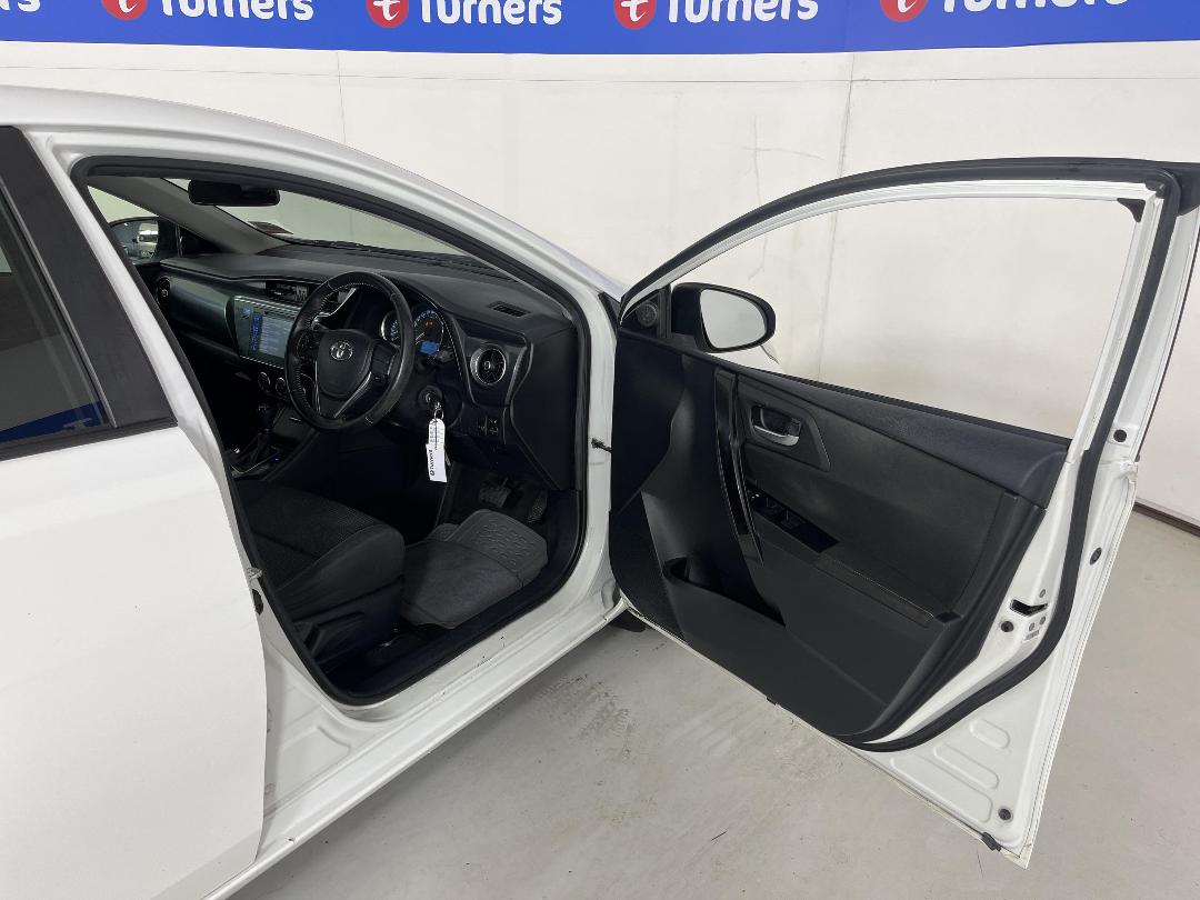 Photo '15' of Toyota Corolla