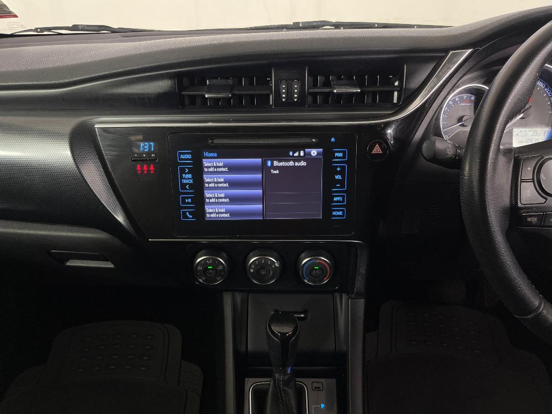 Photo '18' of Toyota Corolla