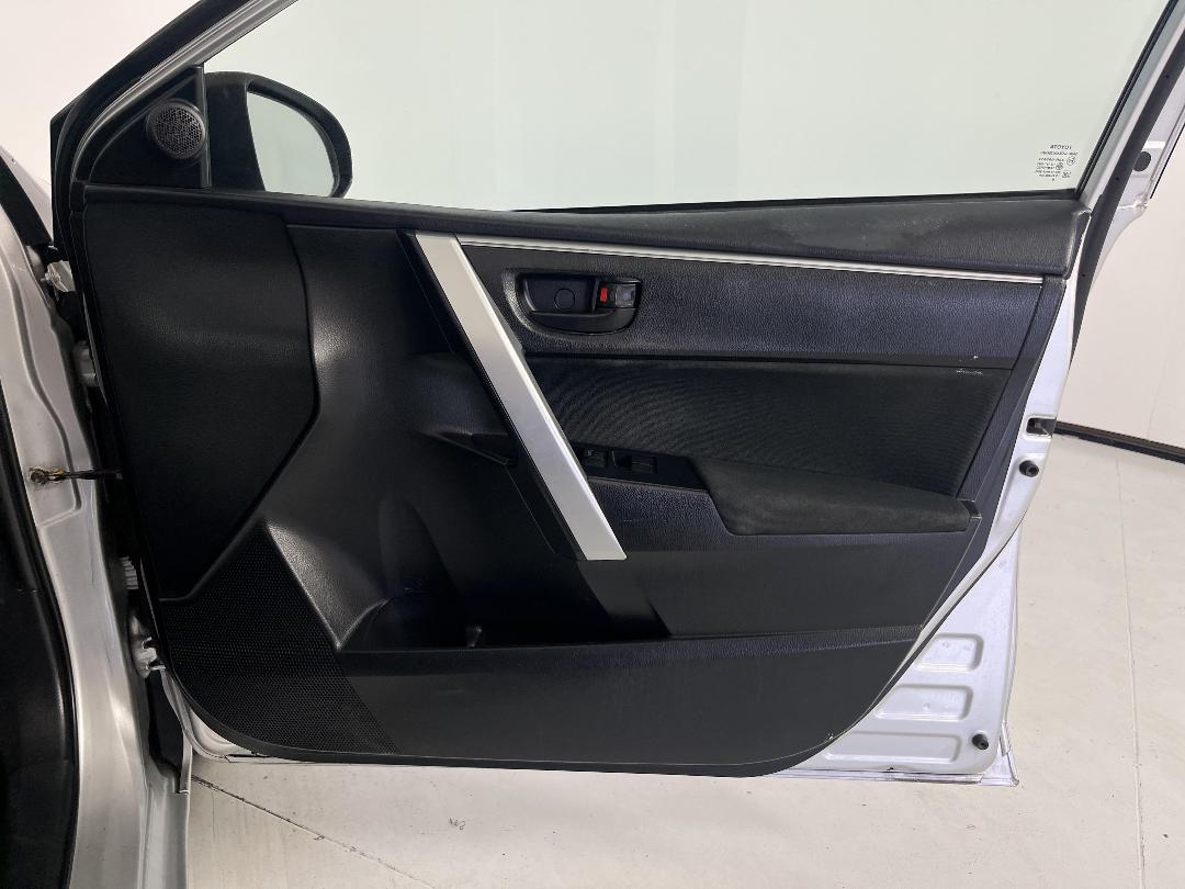 Photo '15' of Toyota Corolla Photo '15' of Toyota Corolla