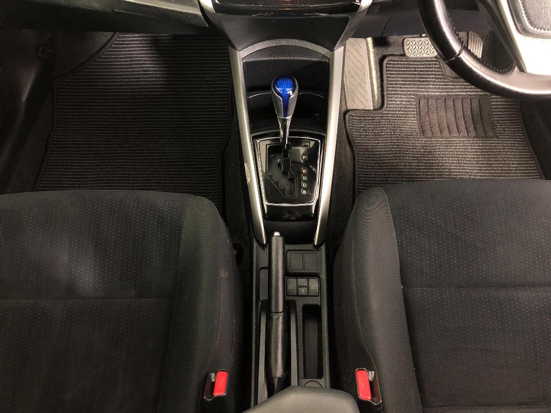 Photo '18' of Toyota Corolla