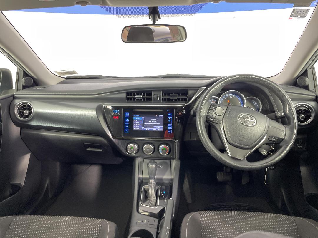 Photo '17' of Toyota Corolla