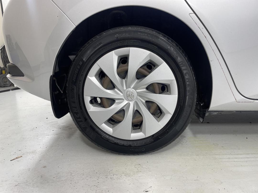 Photo '12' of Toyota Corolla